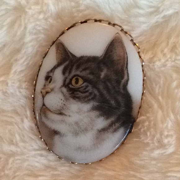 Cat Porcelain Cameo Pin Vintage - Picture 6 of 6